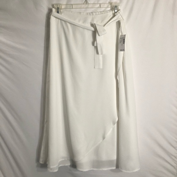 Roz & Ali Dresses & Skirts - ♥️ NWT Roz & Ali Layered Belted Midi Skirt
